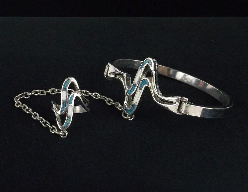 Stunning Vintage Turquoise Bracelet To Ring Set Size 5 (1 of 4)