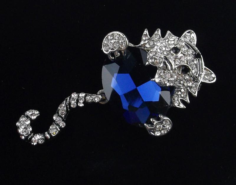 Mint Enameled Rhinestone Tiger Brooch Tail Sways (1 of 2)