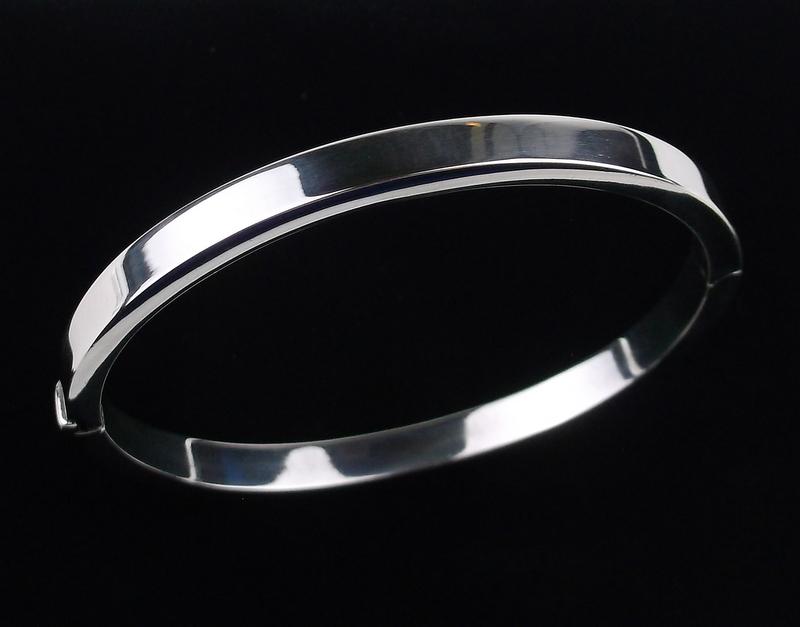 Mint Vintage Thick Sterling Silver Bangle Bracelet (1 of 3)