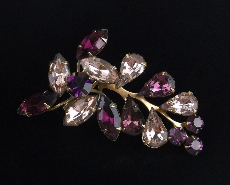 Stunning Vintage 1950s Rhinestone Brooch (1 of 3)