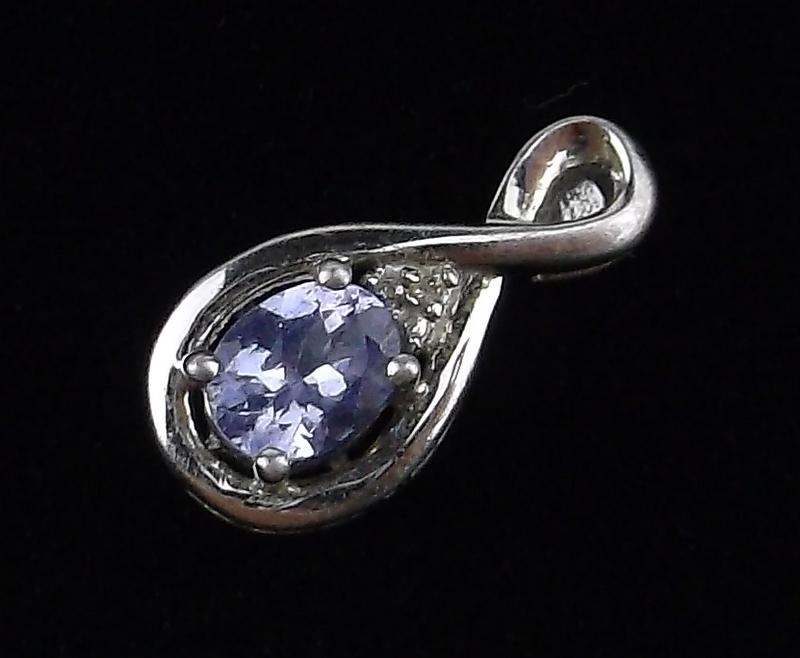 Stunning Sterling Silver Tanzanite Diamond Pendant: Guaranteed Solid 925 Sterling Silver, in Excellent Condition