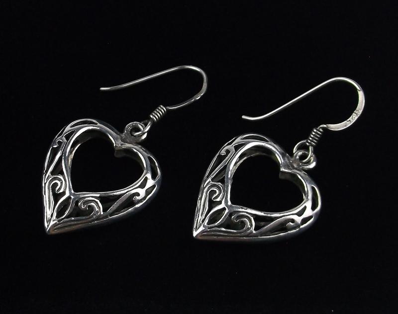 Gorgeous Vintage Sterling Silver Heart Drop Earrings (1 of 2)