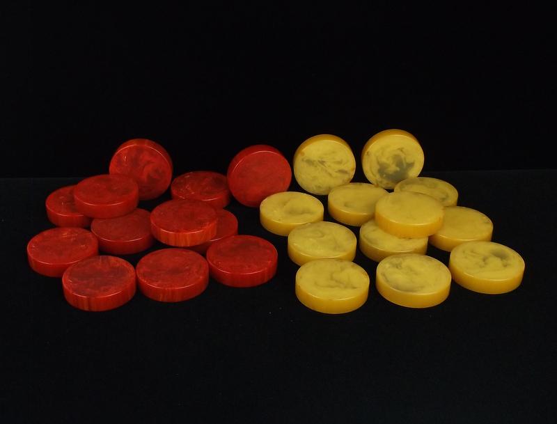 Mint Vintage 1940s Bakelite Checkers Set 24 Piece (1 of 3)