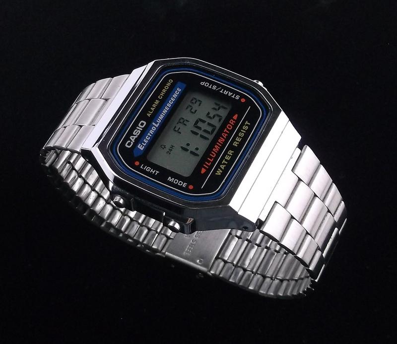 Mint Vintage Casio Illuminator Electro Wristwatch Works (1 of 4)