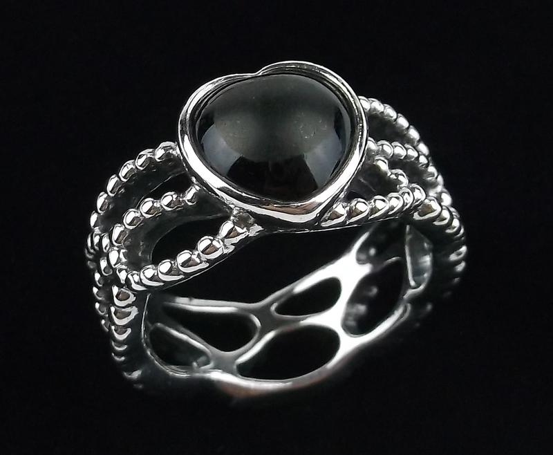 Big Pandora Sterling Silver Onyx Heart Ring 9 (1 of 3)