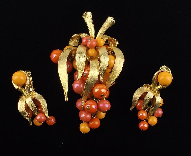 Mint Vintage 1950s Designer Grape Brooch Earrings (1 of 5)