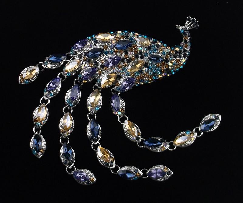 Big Mint Enameled Rhinestone Peacock Brooch Tail Sways (1 of 3)