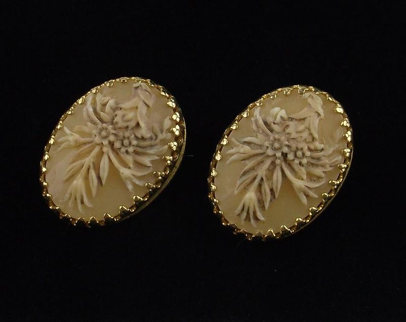 Mint Vintage 1950s Whiting Davis Cameo Earrings (1 of 3)