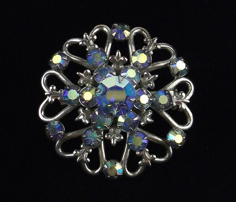 Mint Vintage 1950s Rhinestone Snowflake Brooch (1 of 3)