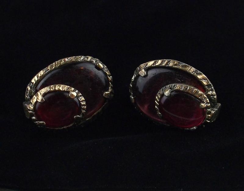 Stunning Vintage 1950s Crown Trifari Earrings Rhinestone (1 of 3)