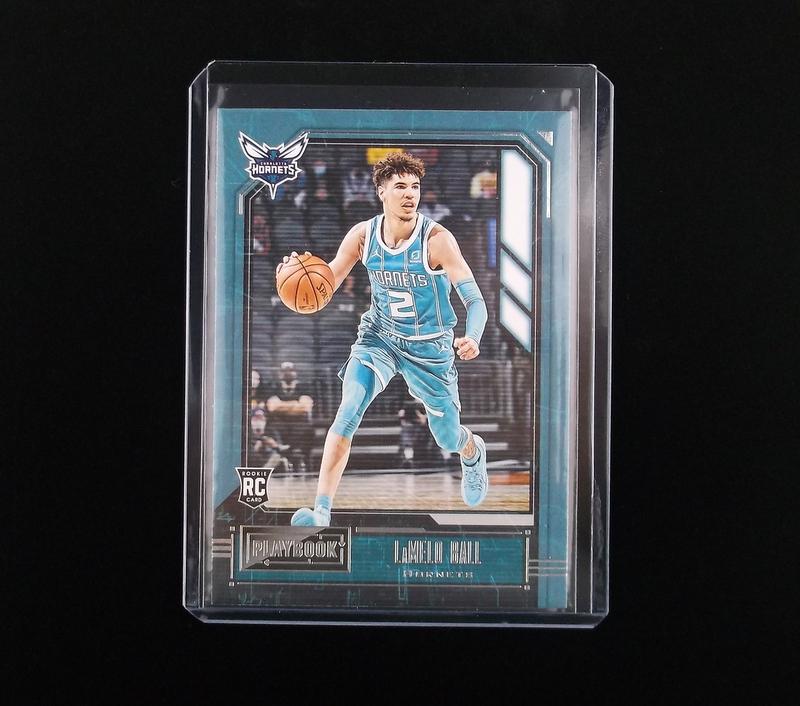 2020 Panini Playbook Lamelo Ball RC Card Hornets HOT (1 of 2)