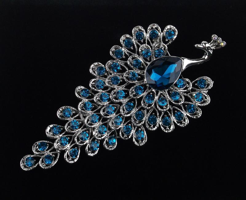 Big Mint Enameled Rhinestone Peacock Brooch Tail Sways (1 of 2)