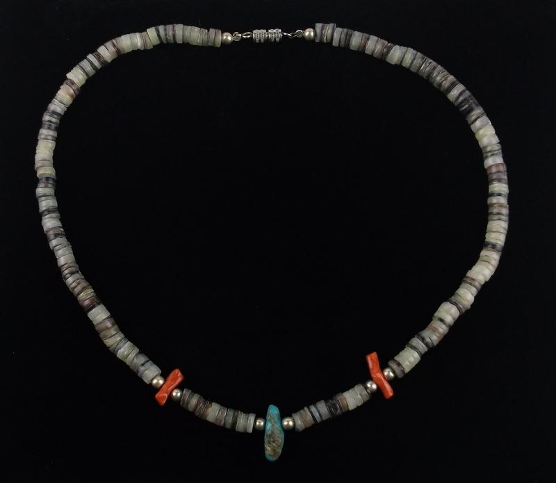 Mint Vintage 1960s Navajo Turquoise Necklace 16" (1 of 3)