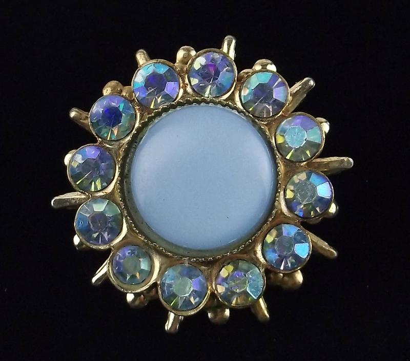 Mint Vintage 1950s Rhinestone Snowflake Brooch (1 of 3)