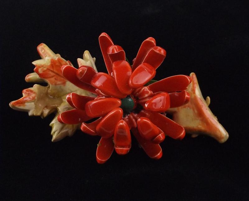 Mint Vintage 1940s Celluloid Flower Brooch (1 of 4)