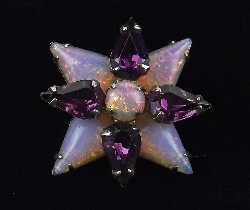 Mint Vintage 1950s Rhinestone Star Brooch (1 of 2)