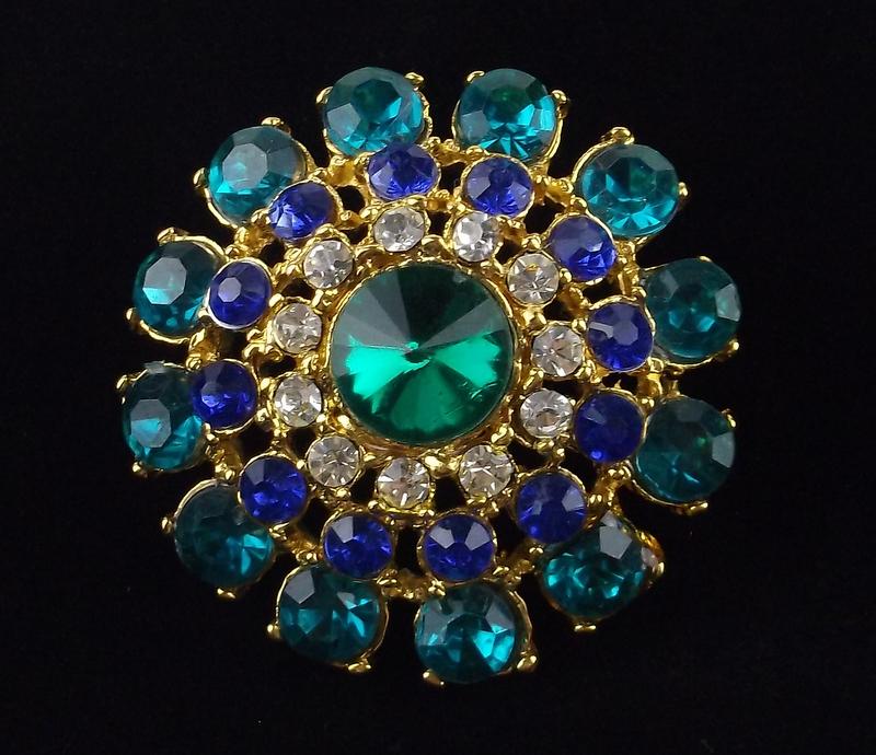 Mint Vintage Rhinestone Brooch (1 of 3)