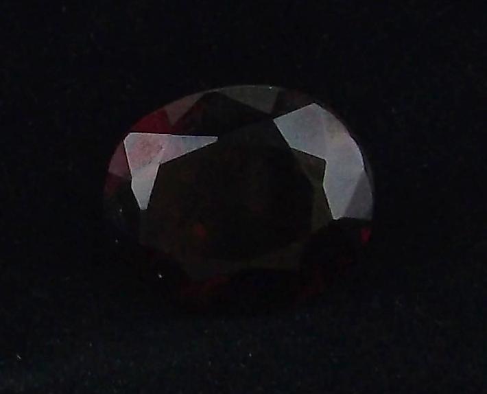 Genuine Oval Garnet Gemstone 1.23 grams (1 of 4)