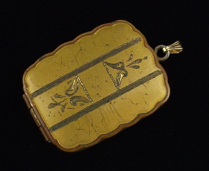 Vintage 1910s Art Nouveau Locket Pendant: excellent condition