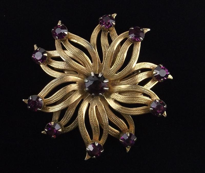 Stunning Vintage 1950s Rhinestone Brooch (1 of 3)
