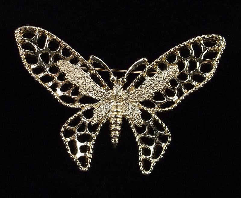 Mint Vintage 1970s Butterfly Brooch Life Size (1 of 3)