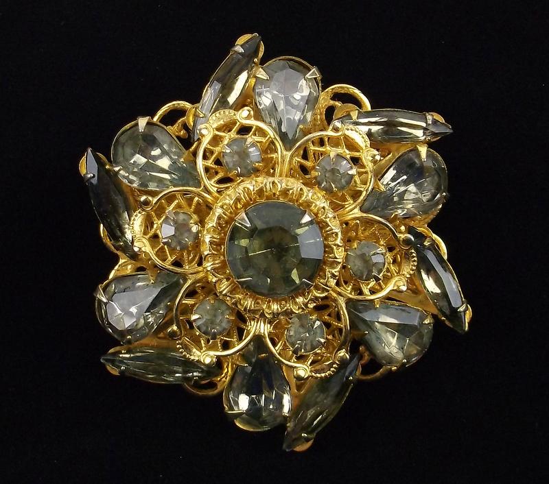 Big Mint Vintage 1950s Rhinestone Brooch (1 of 3)