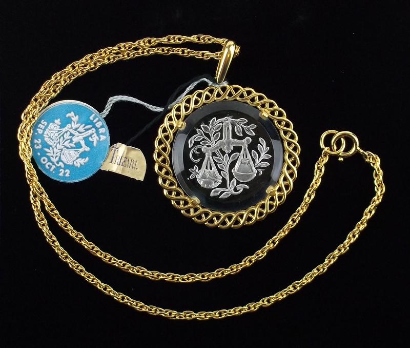Mint Vintage Crown Trifari Libra Necklace 20" TAGGED: Mint Condition, In Like New Condition, Perfect