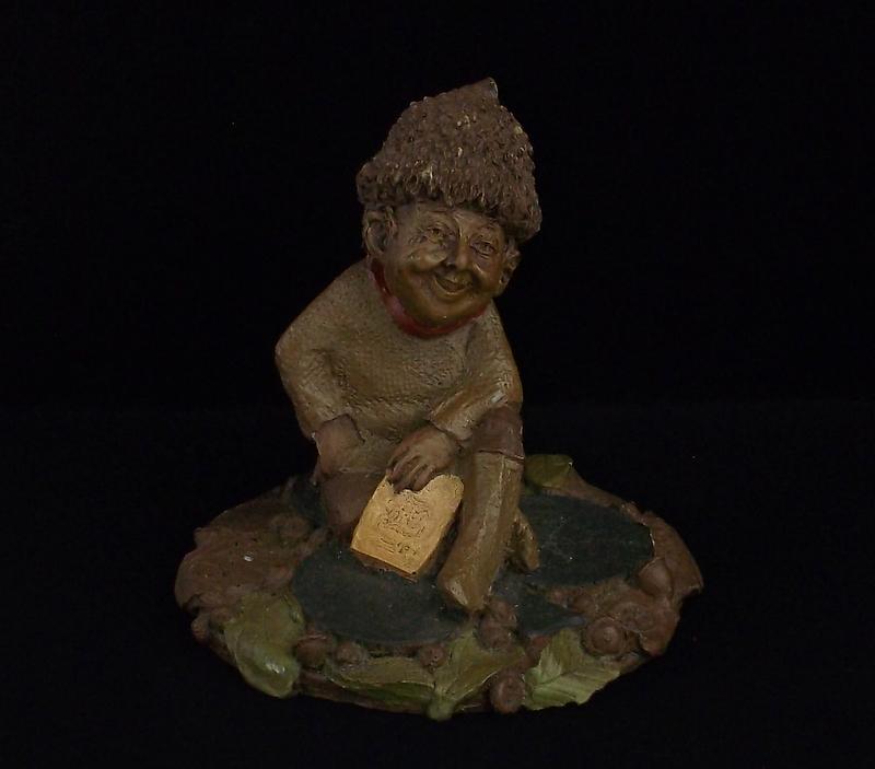 Vintage 1984 Tom Clark Dark King Gnome Figurine (1 of 5)