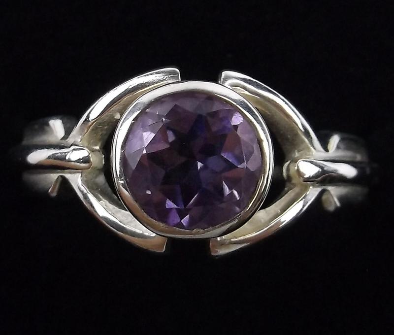 Mint Vintage Thick Sterling Silver Amethyst Ring 7 (1 of 3)