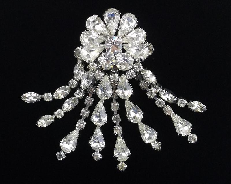 Big Mint Vintage 1960s Juliana Rhinestone Brooch (1 of 4)