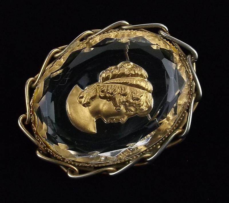 Stunning Vintage 1950s Cameo Brooch (1 of 3)