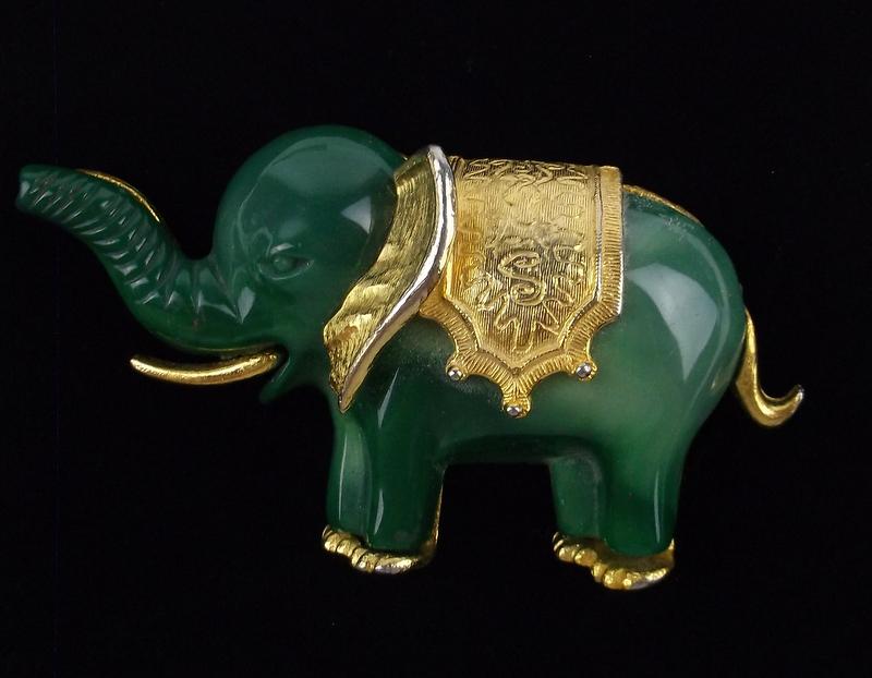 Stunning Big Vint 1960s Elephant Brooch Bakelite? (1 of 3)
