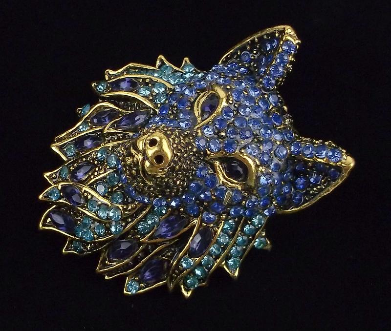 Mint Enameled Rhinestone Wolf Brooch House Stark (1 of 2)