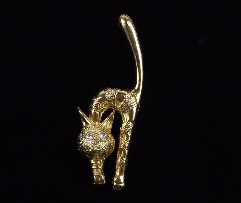 Mint Vintage Rhinestone Scared Cat Brooch (1 of 3)