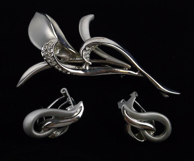 Mint Vintage Designer Rhinestone Brooch Earrings (1 of 3)