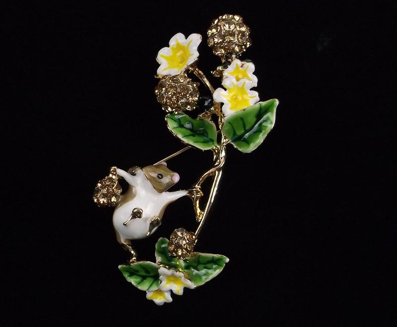 Mint Enameled Rhinestone Mouse In Blackberries Brooch (1 of 1)