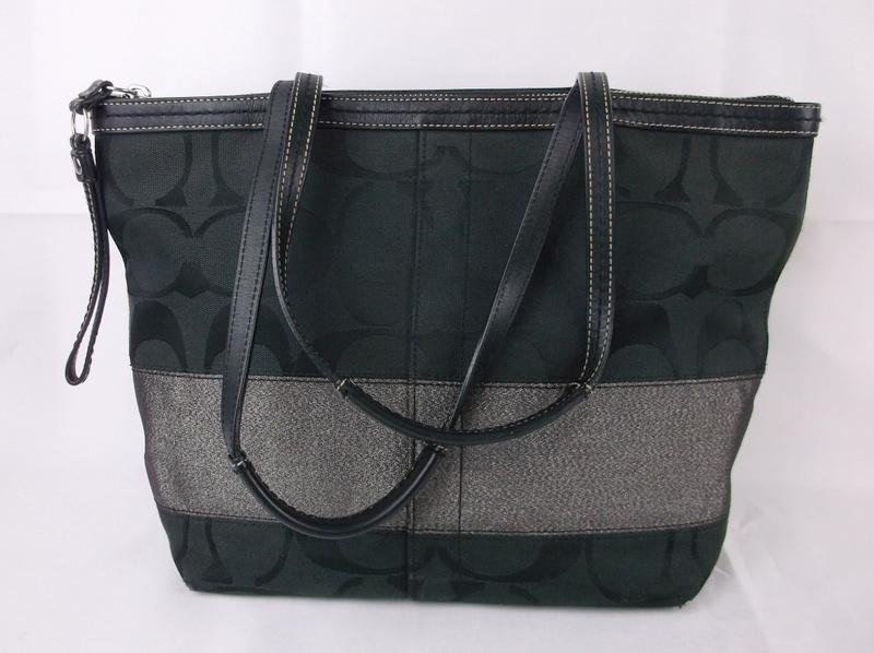 Gorgeous Coach Leather Canvas Handbag Purse (1 of 5)