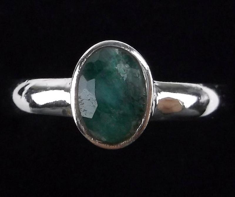 New Sterling Silver Emerald Ring Size 8 (1 of 2)