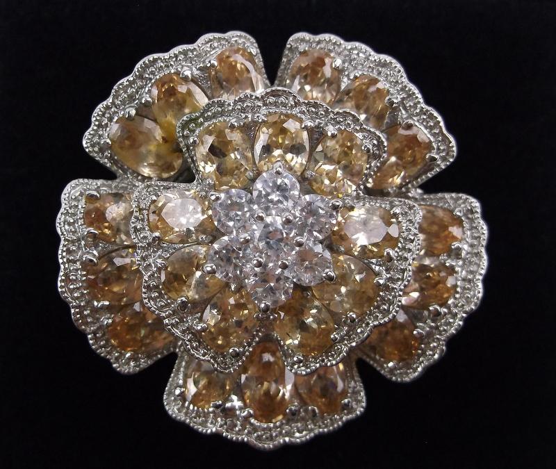 New Big Designer Crystal Ring Size 8 (1 of 2)