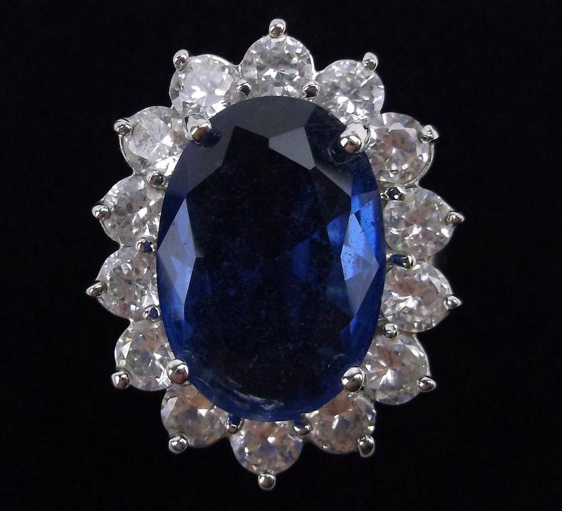 Stunn Vintage Kenneth Jay Lane Blue Rhinestone Ring 7 (1 of 3)