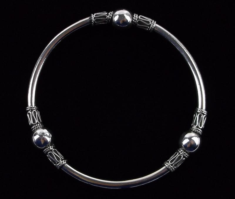 Mint Vintage Heavy Bali Sterling Silver Bangle Bracelet (1 of 3)