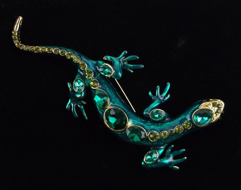 Big Mint Enameled Rhinestone Lizard Brooch Life Size (1 of 2)