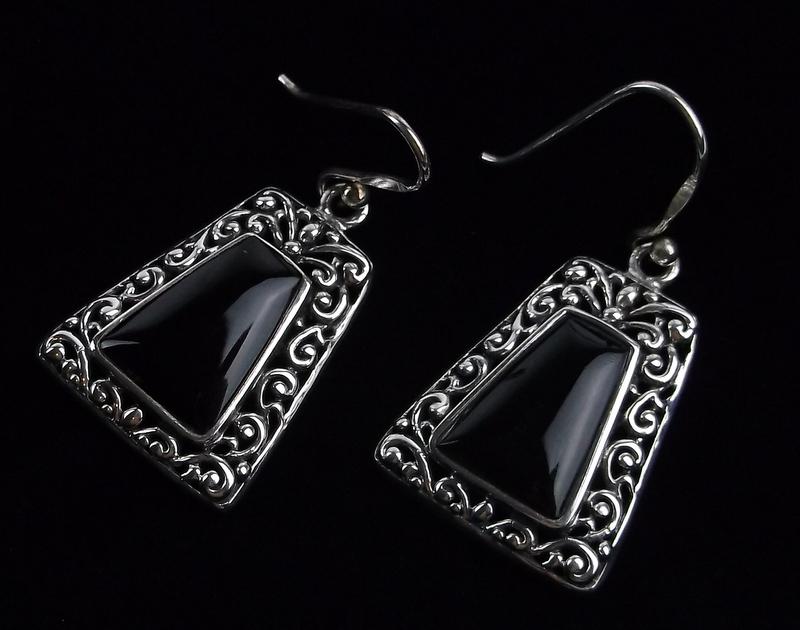 Mint Vintage Thick Sterling Silver Onyx Drop Earrings (1 of 3)