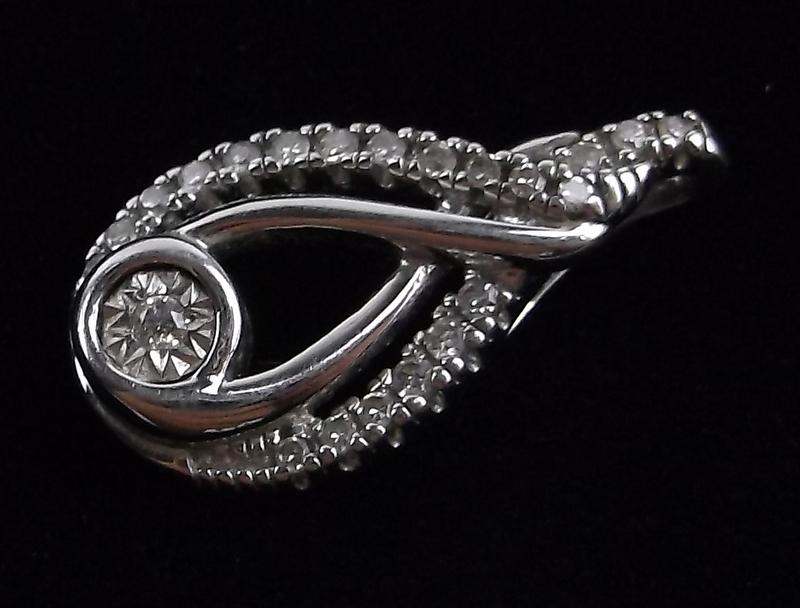 Mint Vintage Sterling Silver Diamond Pendant (1 of 2)