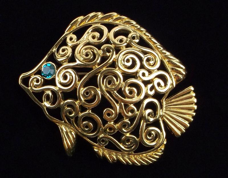 Mint Vintage Trifari Rhinestone Fish Brooch (1 of 3)