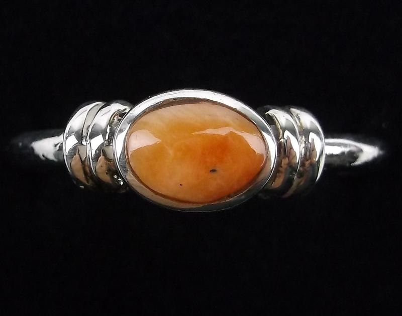 Navajo Calvin Peterson Sterling Silver Spiny Ring 9: y Handmade Genuine Navajo Sterling Silver in Brand New Never Worn Condition.