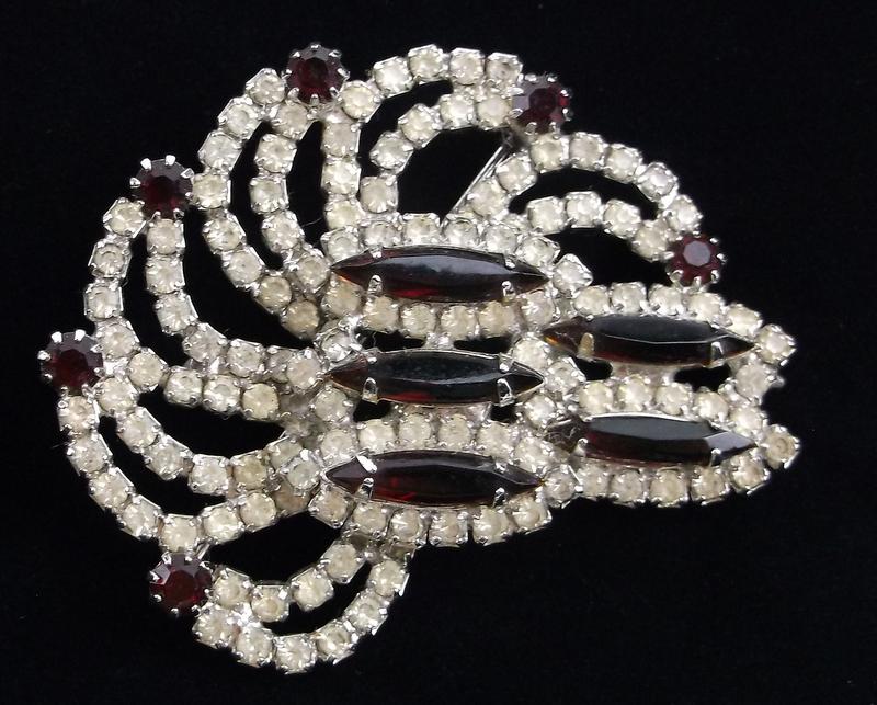 Mint Vintage 1950s Kramer Rhinestone Brooch (1 of 3)