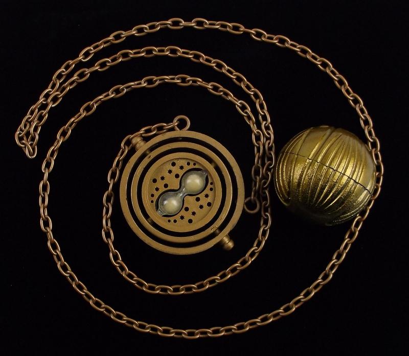 Mint Harry Potter Time Necklace & Golden Snitch (1 of 2)