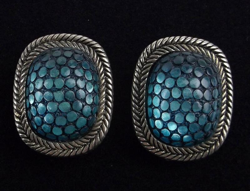 Mint Vintage 1960s MOD Dragon Scale Earrings Stunning (1 of 2)
