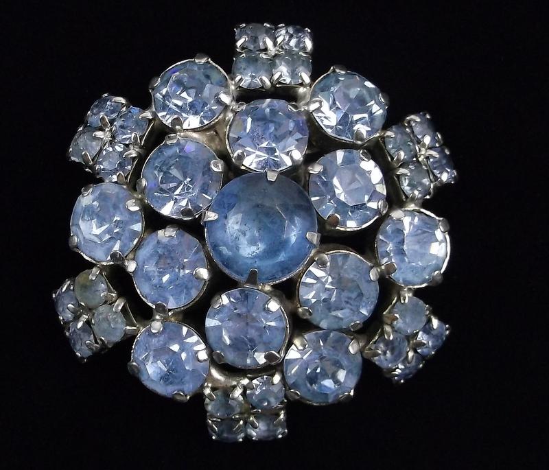 Gorgeous Vintage 1950s Rhinestone Snowflake Brooch (1 of 3)